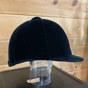 Schneider’s duratech black velvet hunt cap size 7 1/4 59